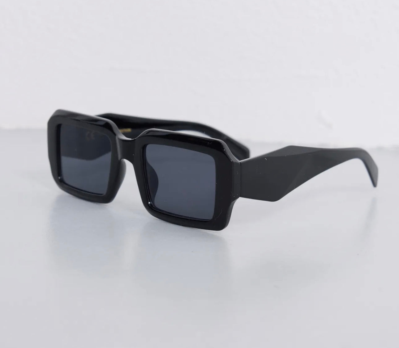 Sunglasses - Black 02