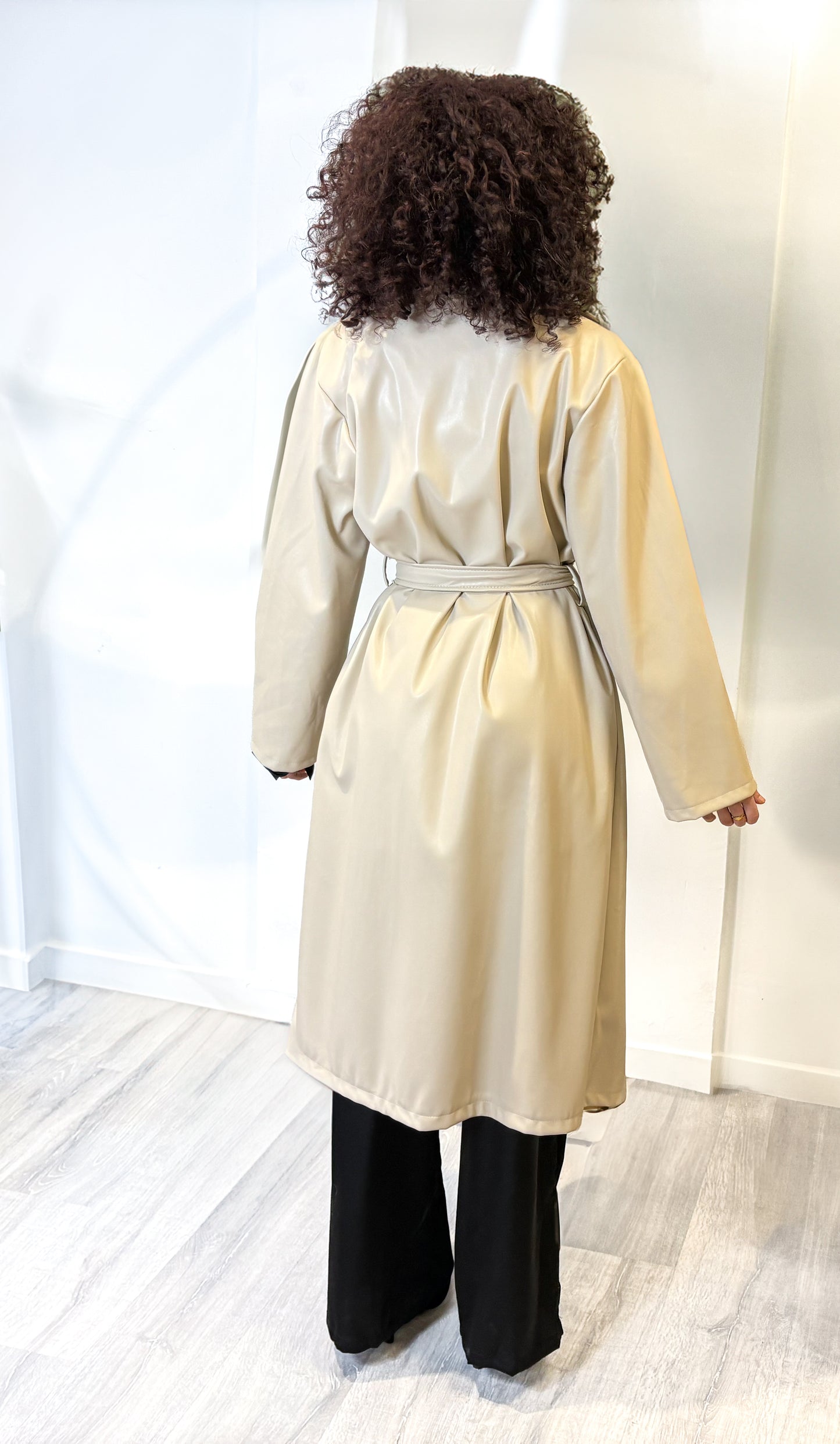 Leather trenchcoat - beige